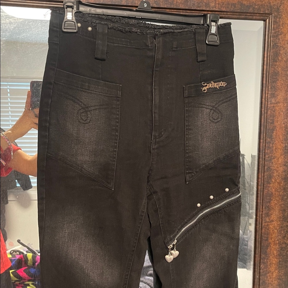 Black High-Waist Jeans with Zipper Detail